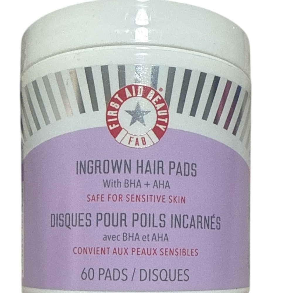 First Aid Beauty Ingrown Hair Pads - Lavender and White